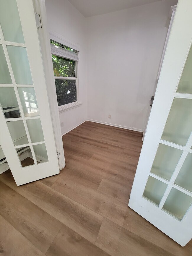 Foto del edificio - Sunfield Properties