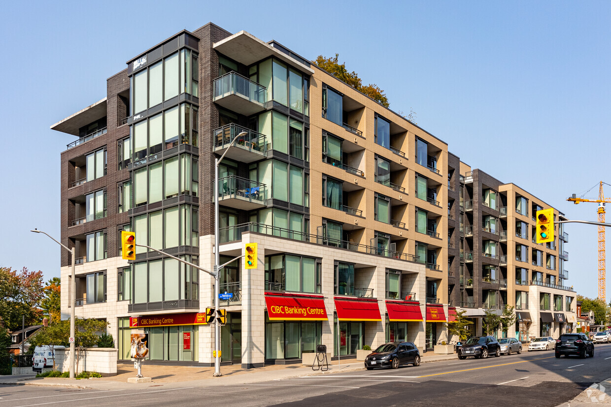 Building Photo - Q West