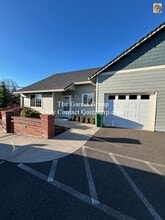 Building Photo - 15454 SE East Ave