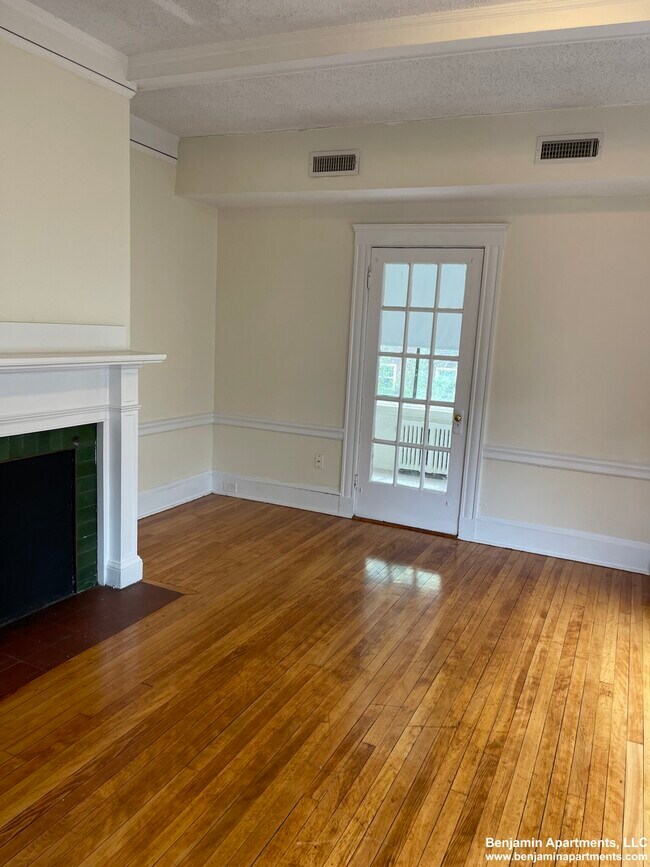 Foto del edificio - 1487 Beacon St