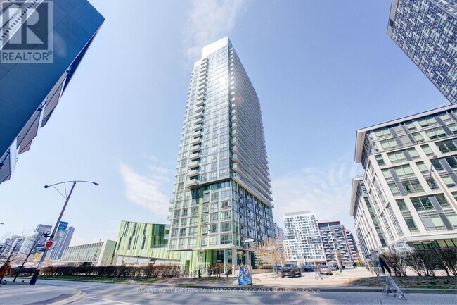 Building Photo - 170-170 Fort York Blvd