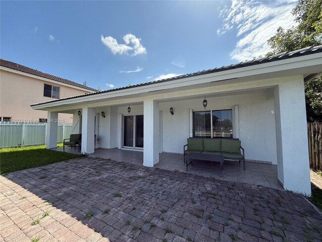 Building Photo - 4041 SW 148th Pl