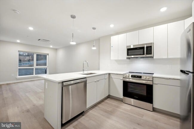 Building Photo - 3449 Scotts Ln