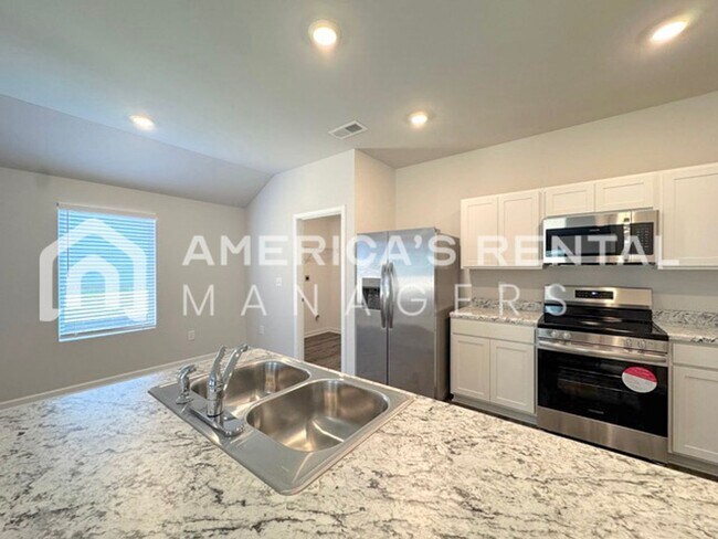Foto del edificio - New Construction! Available now!!  DEPOSIT...