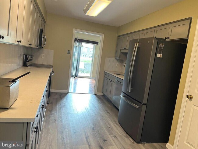 Foto del edificio - 204 Clover Hill Ct