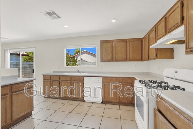 Foto del edificio - 2022 Peacemaker Rd