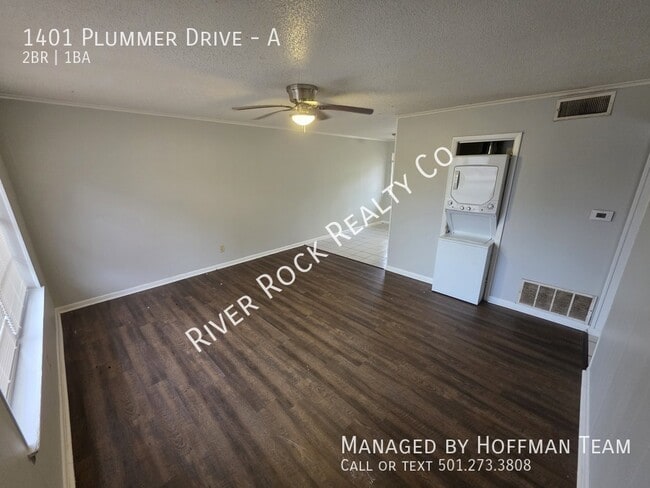 Building Photo - 1401 Plummer St