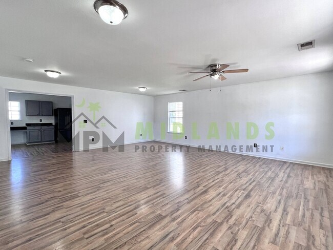 Foto del edificio - 492 Denman Loop