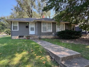 Building Photo - 2302 S Broadview St