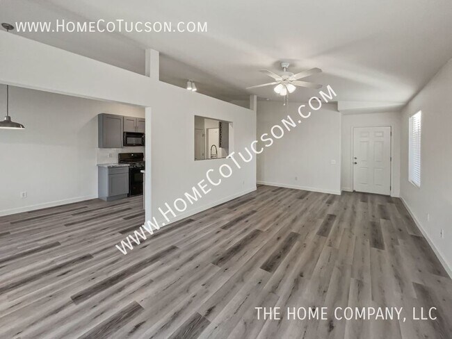 Building Photo - 8826 N Mesquite Bluffs Place Remodeled Thr...