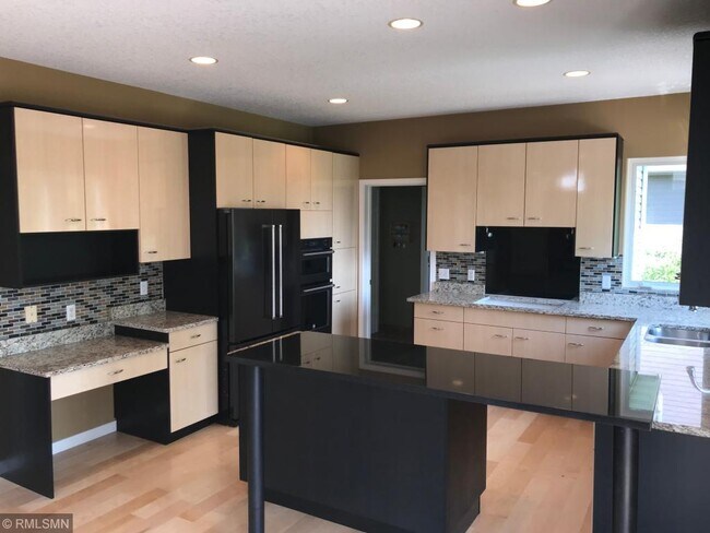 Foto del edificio - 6931 Country Oaks Rd