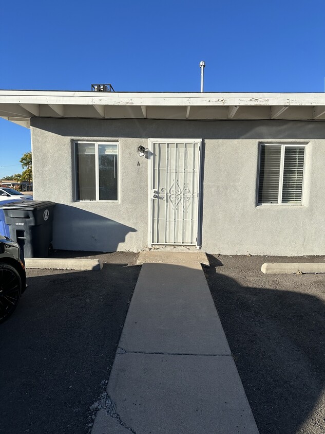 300 Virginia St Ne Unit 1, Albuquerque, Nm 87108 - Room For Rent In 