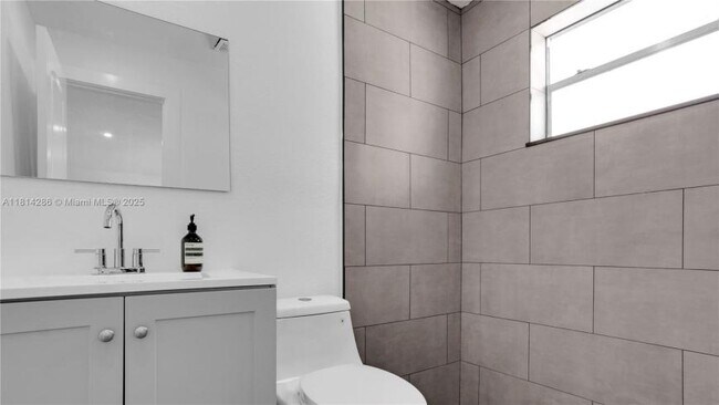 Foto del edificio - 2 bedroom in Hallandale FL 33009