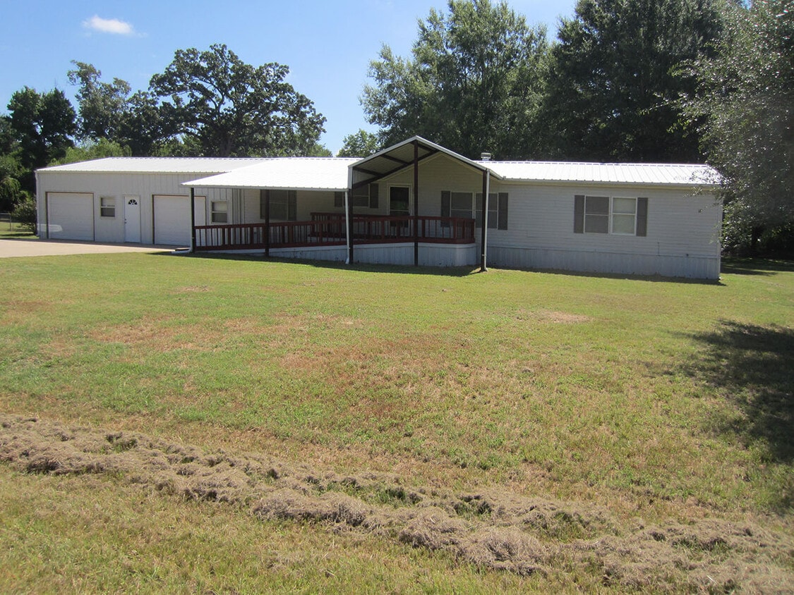Primary Photo - 1104 Pecan Ridge