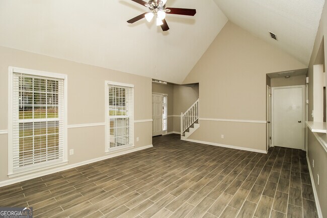 Building Photo - 7729 St James Ct