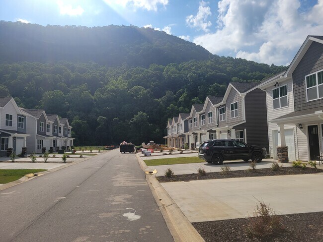 Foto del edificio - 110 Clear Creek Ln