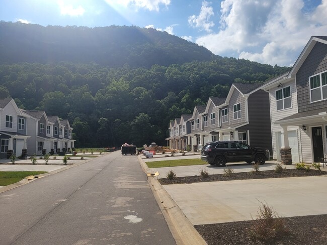 Photo - 110 Clear Creek Ln Townhome