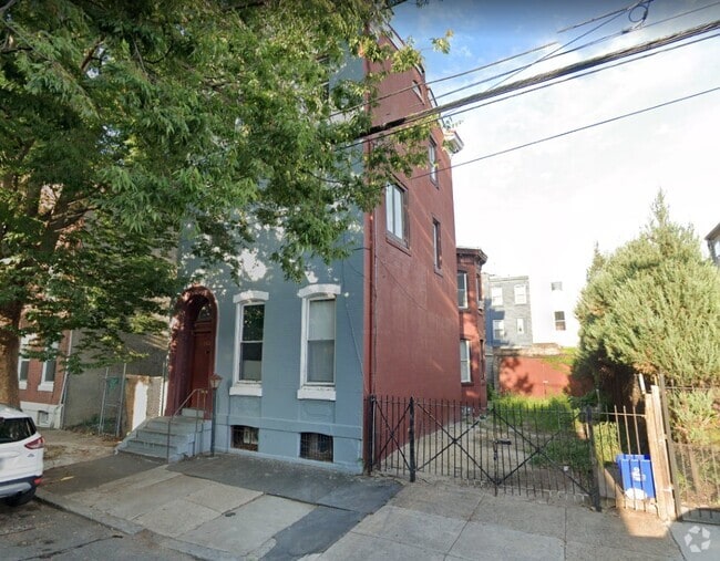 Building Photo - 2029 N Howard St