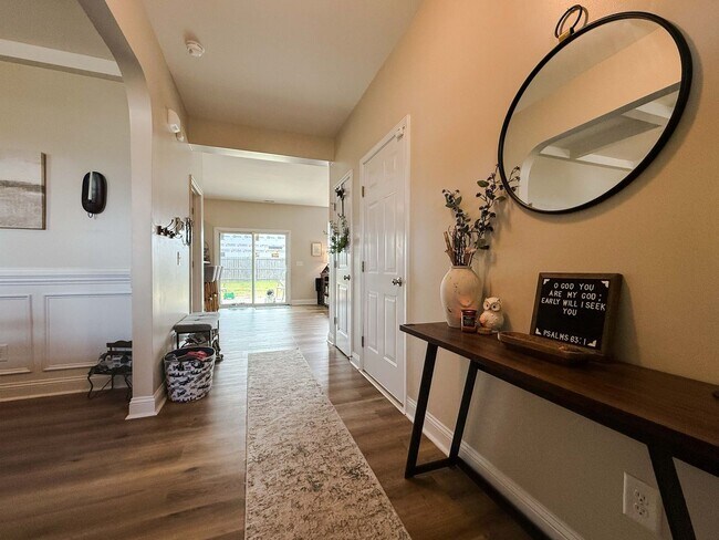 Building Photo - 3935 Standardbred Dr