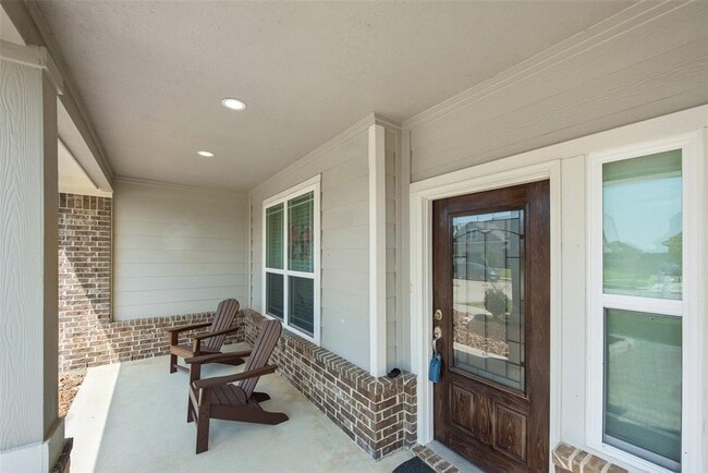 Building Photo - 14519 Meadowlands Dr