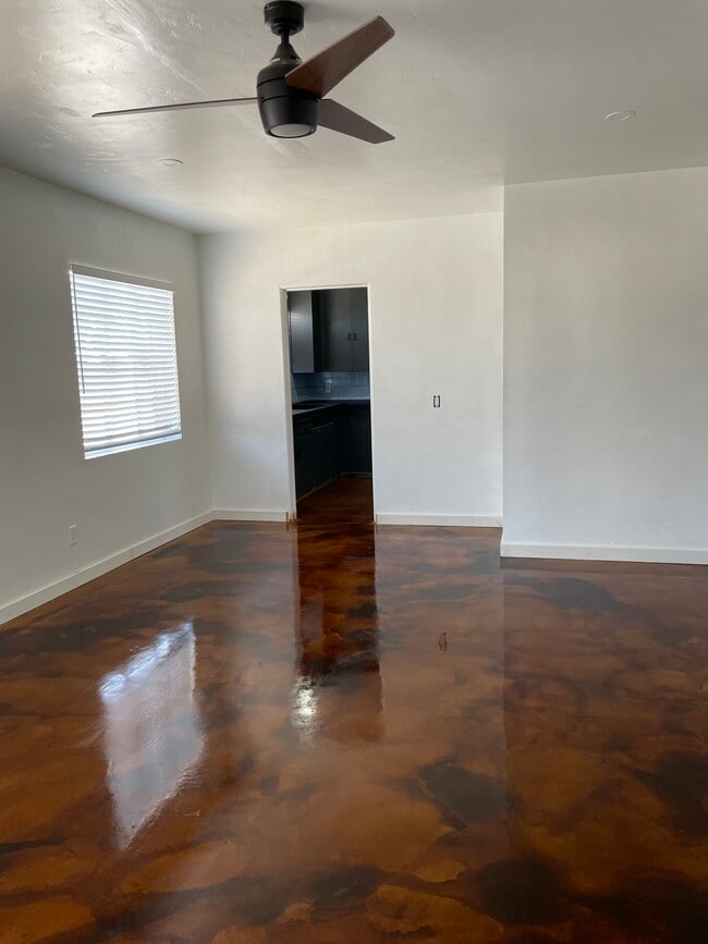 Building Photo - 1857 E Earll Dr