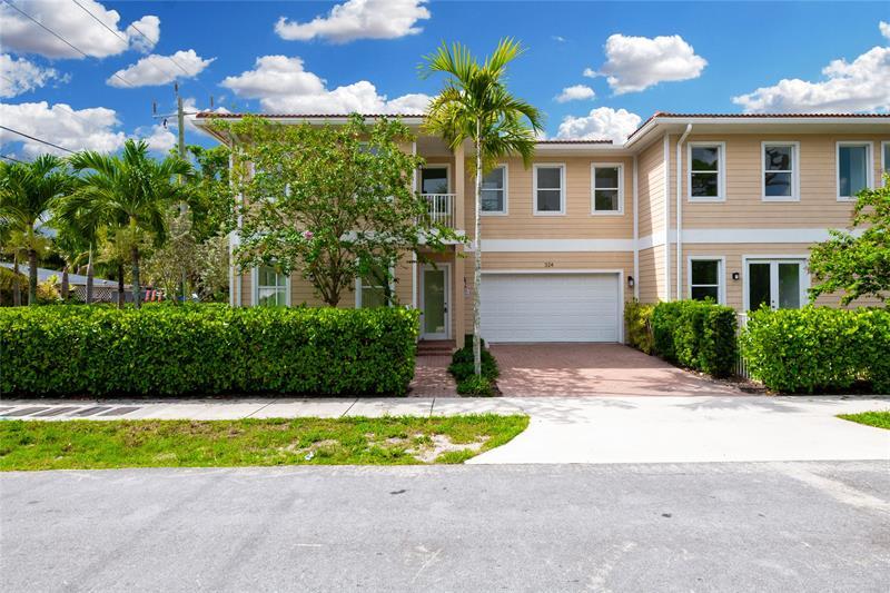 Foto principal - 324 SW 14th Ct