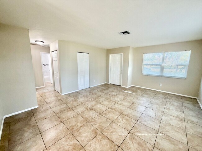 Foto del edificio - PIKUS (4601 24th Pl SW)