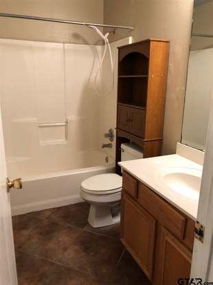 Foto del edificio - 221 Frederick Cir