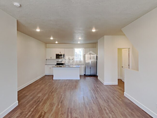 Building Photo - 11096 S Blue Bayou Drive