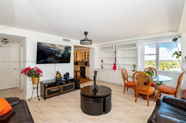 Foto del edificio - 7545 E Treasure Dr