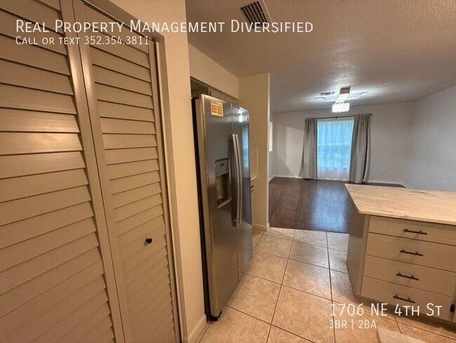 Foto del edificio - 1706 NE 4th St