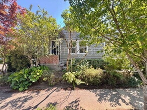 Building Photo - 7903 SE 17th Ave