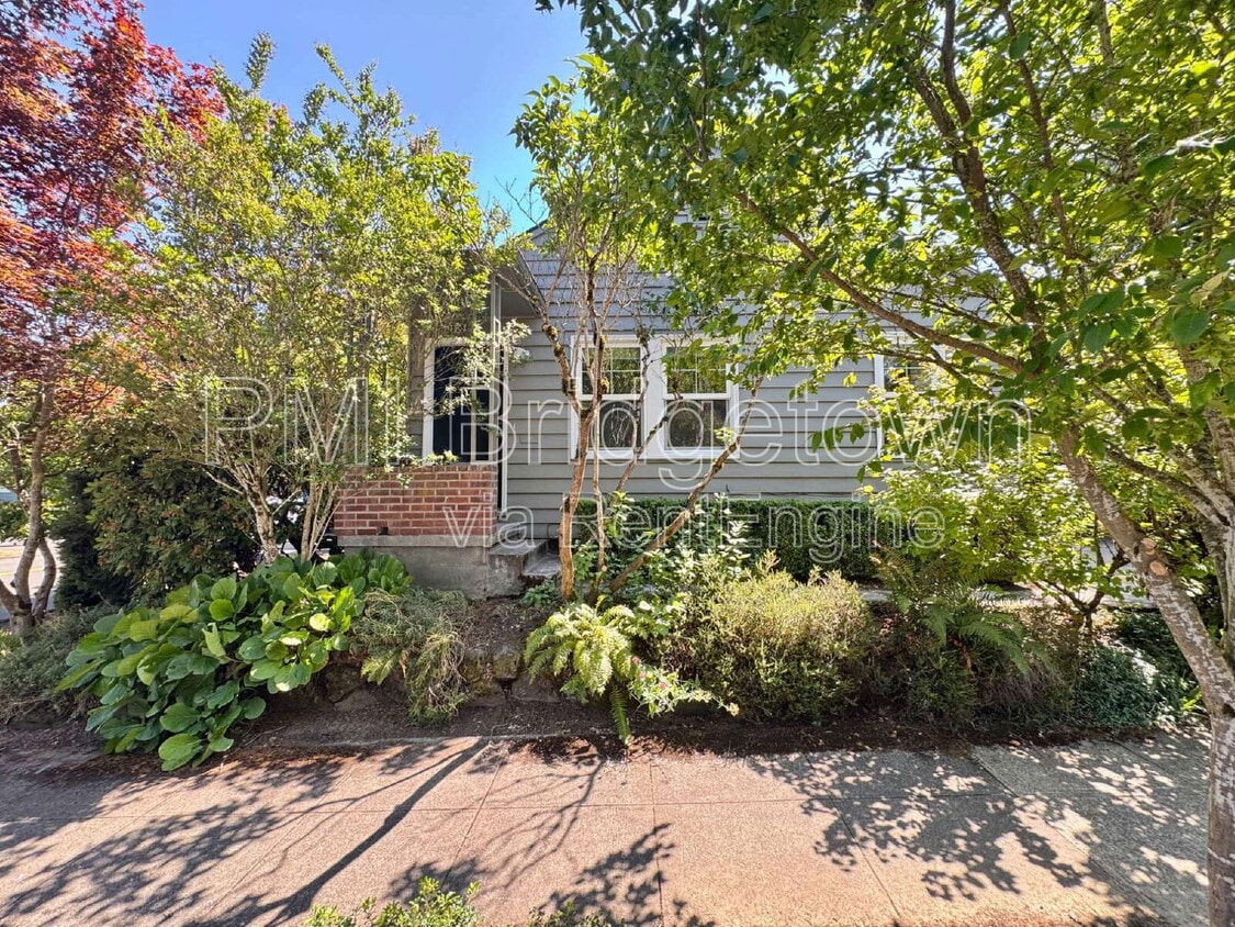 Primary Photo - 7903 SE 17th Ave