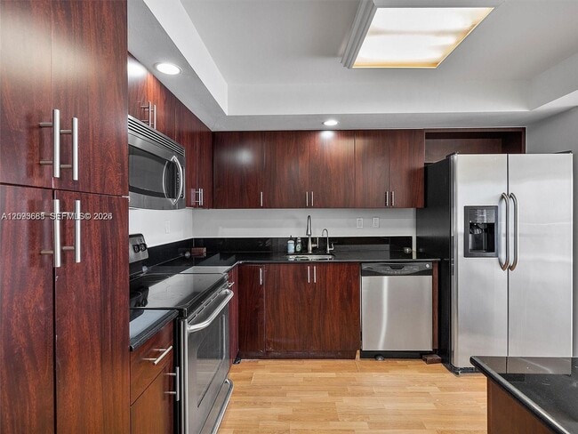 Building Photo - 18021 Biscayne Blvd