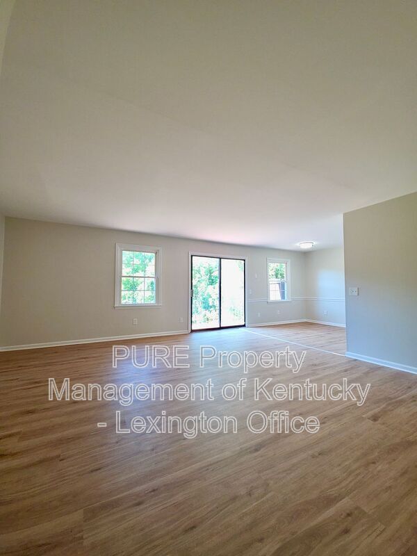 Foto del edificio - 122 Sycamore Ct