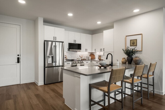 Building Photo - Avina at the Grove