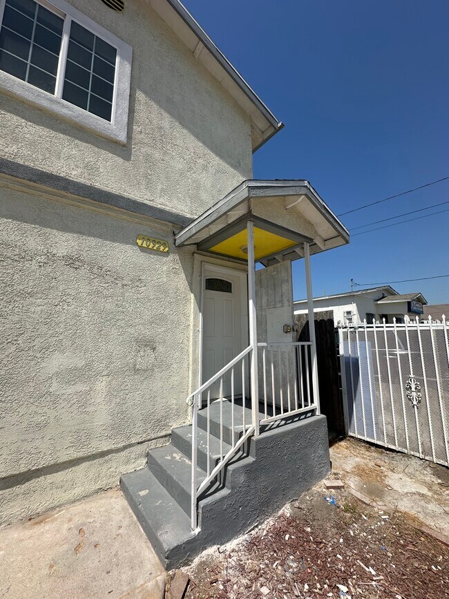 Foto del edificio - 10929 Compton Ave