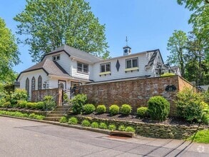 Building Photo - 431 Carpenter Ave