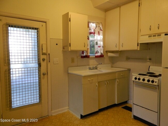 Foto del edificio - 803 Rockledge Dr