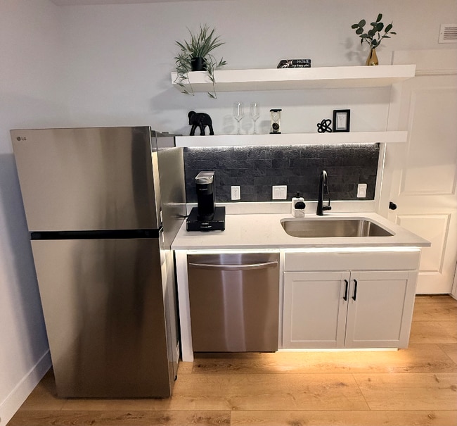 Building Photo - 5385 N Sulley Way