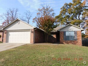 Building Photo - 1865 Arden Ln