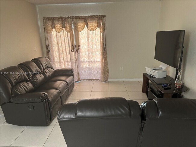 Foto del edificio - 17530 NW 68th Ave