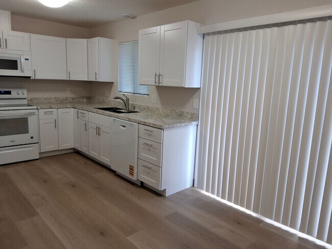 Foto del edificio - 3030 E 46th Ave