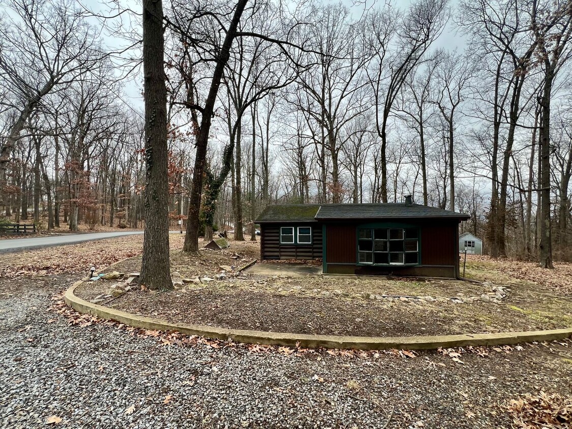 Foto principal - 2 bed/1 bath Cabin in Harpers Ferry!