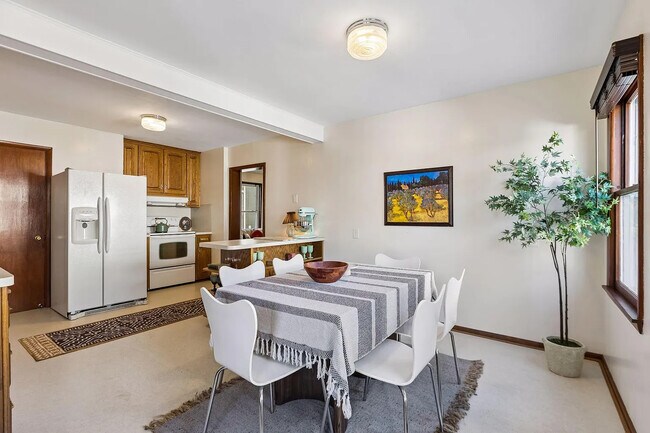 Foto del edificio - 409 6th St SE