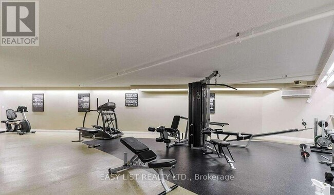 Photo du bâtiment - 61 Markbrook Ln