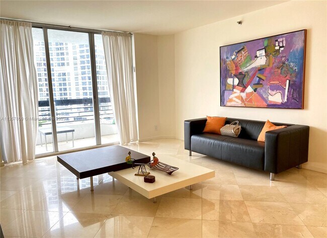 Foto del edificio - 3600 Mystic Pointe Dr