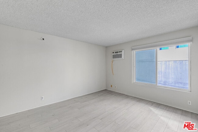 Building Photo - 1811 Parnell Ave