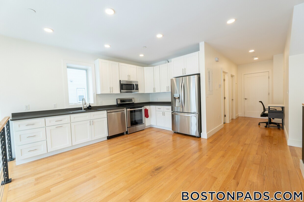 Foto principal - 36-38 Colonial Ave.