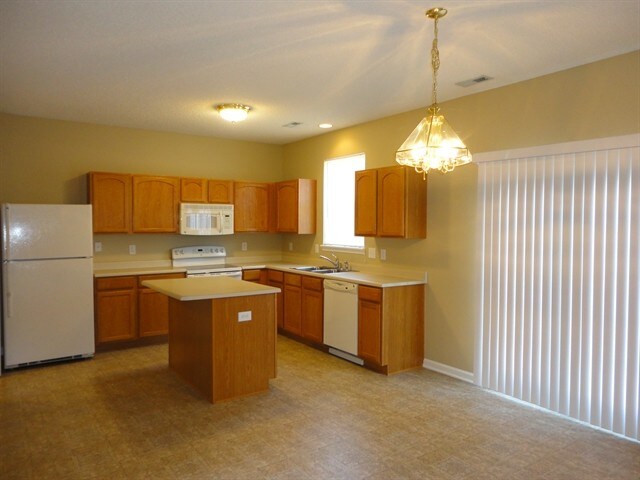 Building Photo - 1120 Sassafras Trail